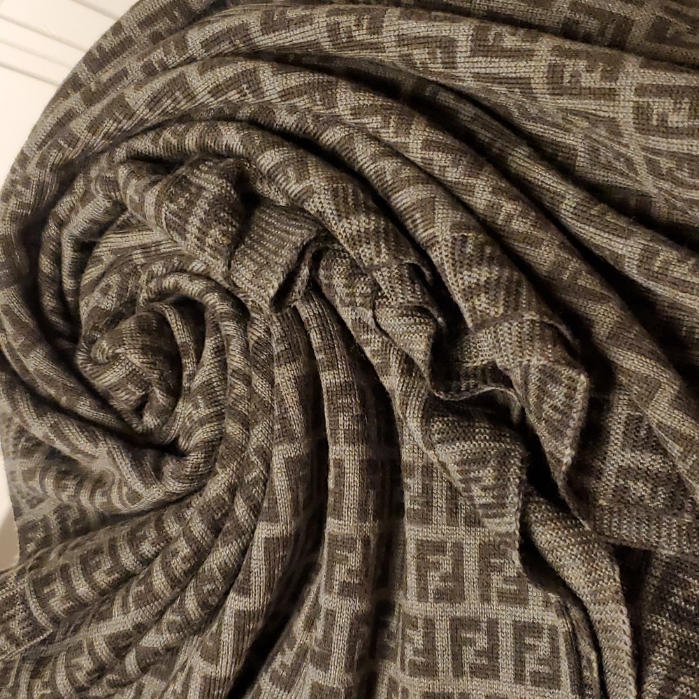 Fendi Monogram Scarf - Picture 3 of 4